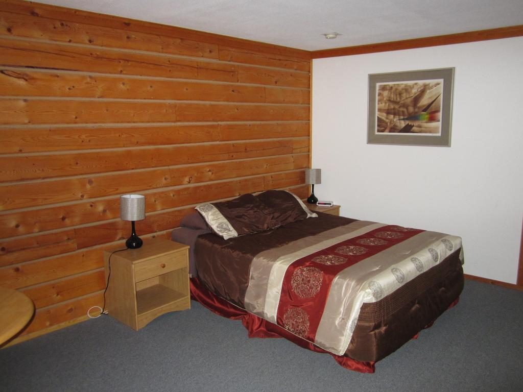 Spirit Lake Lodge Whitehorse Bilik gambar