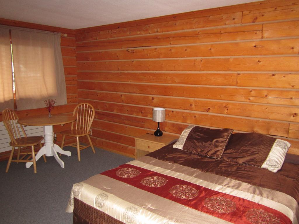 Spirit Lake Lodge Whitehorse Bilik gambar